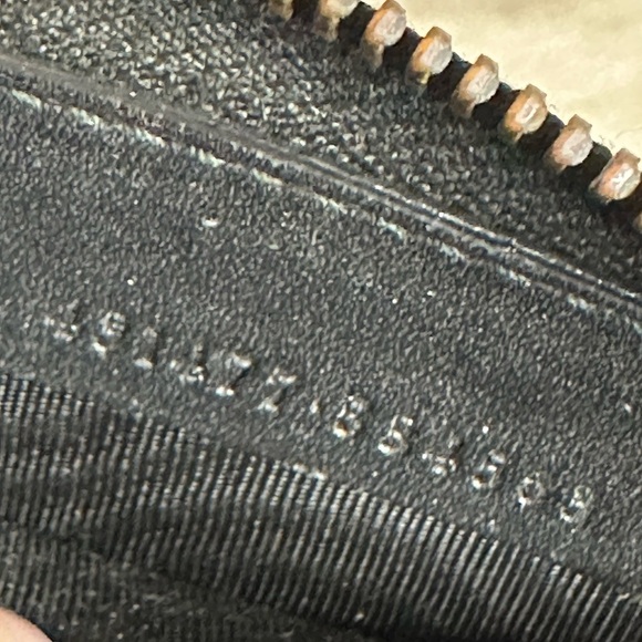 💯Authentic Gucci Zipped Around Long Wallet🍀 - Picture 13 of 16